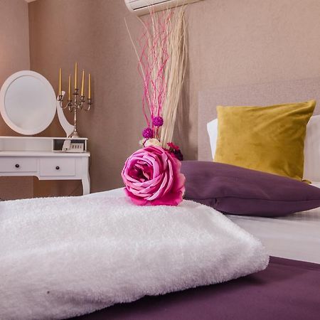 Hotel Ideal พอดโกริกา ภายนอก รูปภาพ