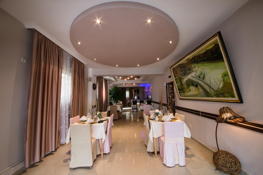 Hotel Ideal พอดโกริกา ภายนอก รูปภาพ