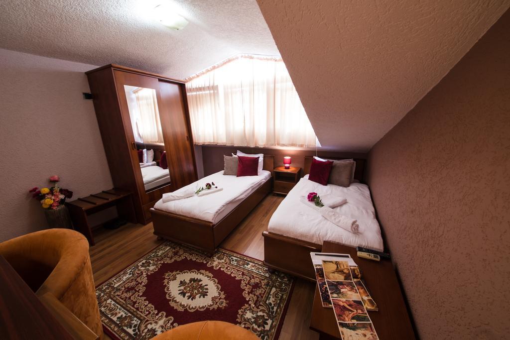 Hotel Ideal พอดโกริกา ภายนอก รูปภาพ