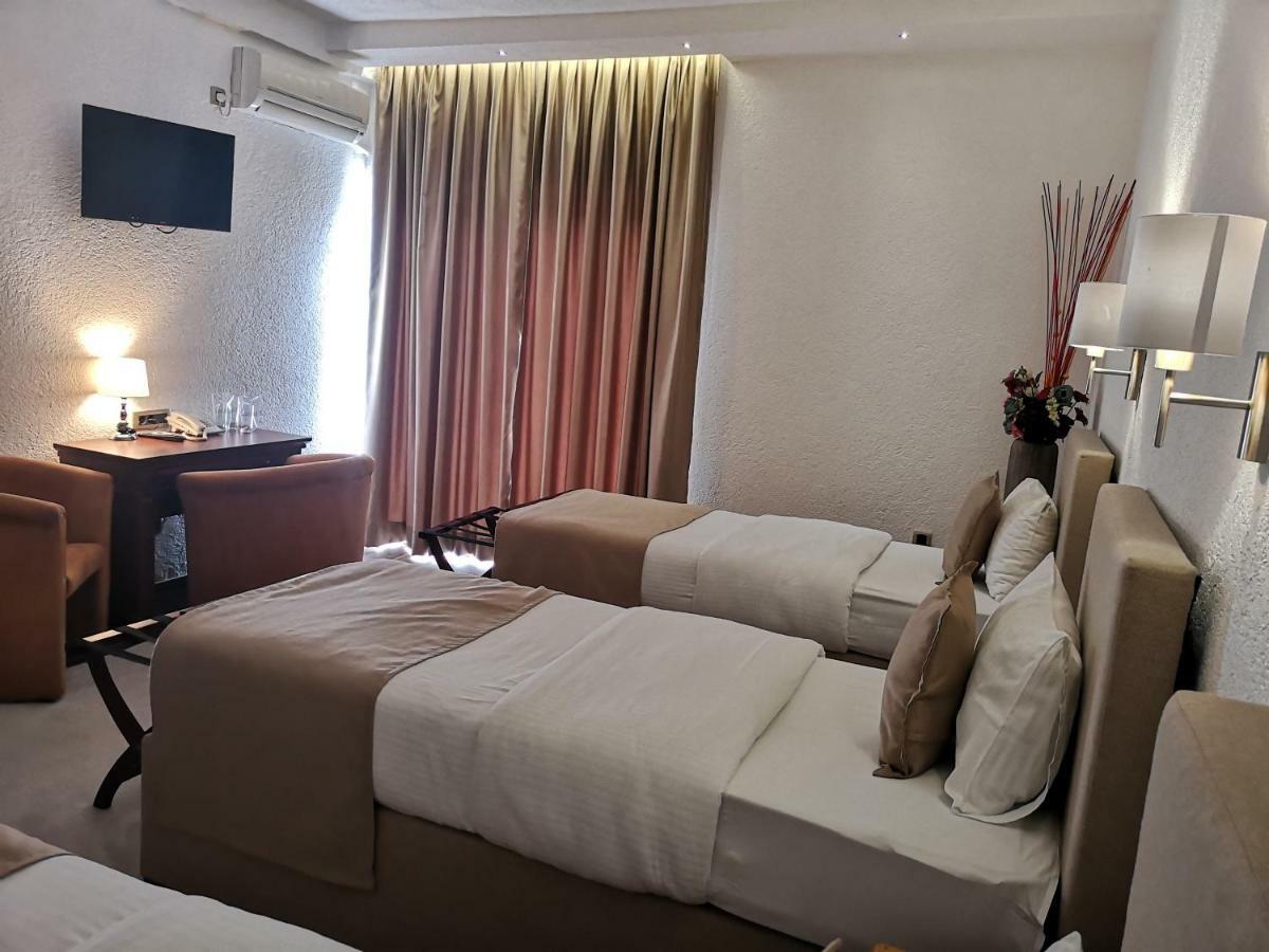 Hotel Ideal พอดโกริกา ภายนอก รูปภาพ