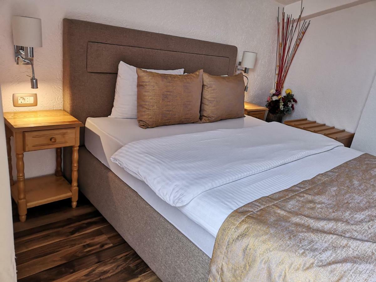Hotel Ideal พอดโกริกา ภายนอก รูปภาพ