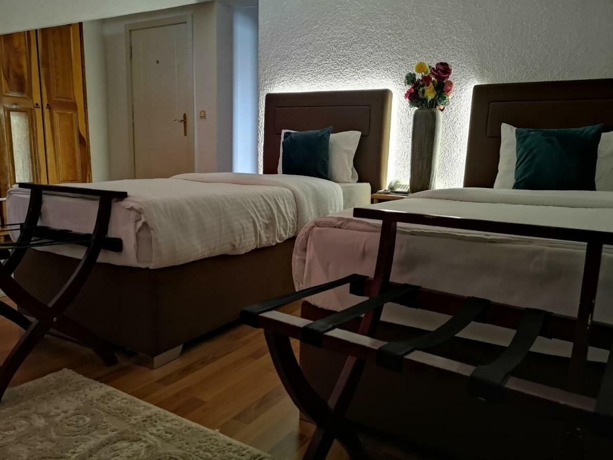 Hotel Ideal พอดโกริกา ภายนอก รูปภาพ