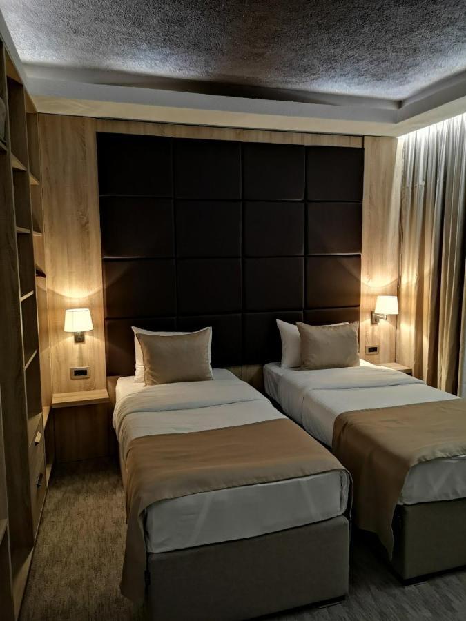 Hotel Ideal พอดโกริกา ภายนอก รูปภาพ
