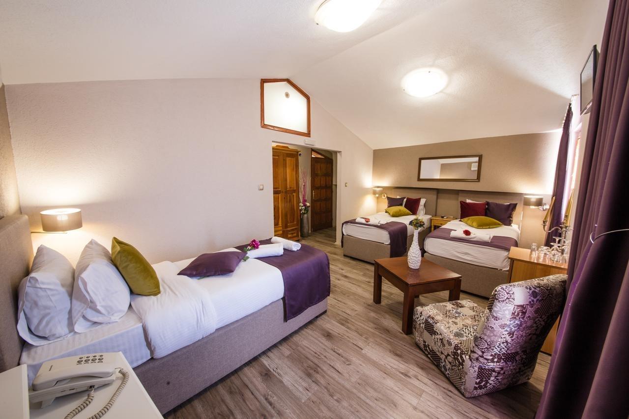 Hotel Ideal พอดโกริกา ภายนอก รูปภาพ